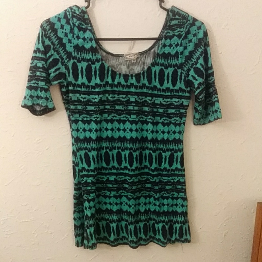 Teal and black t-shirt